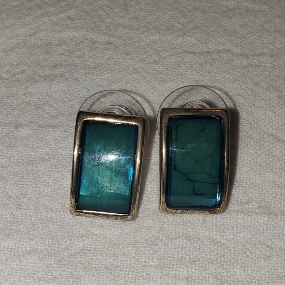 Gorgeous Kenneth Cole Aqua Prism Necklace and Pierced Earrings - Picture 5 of 10